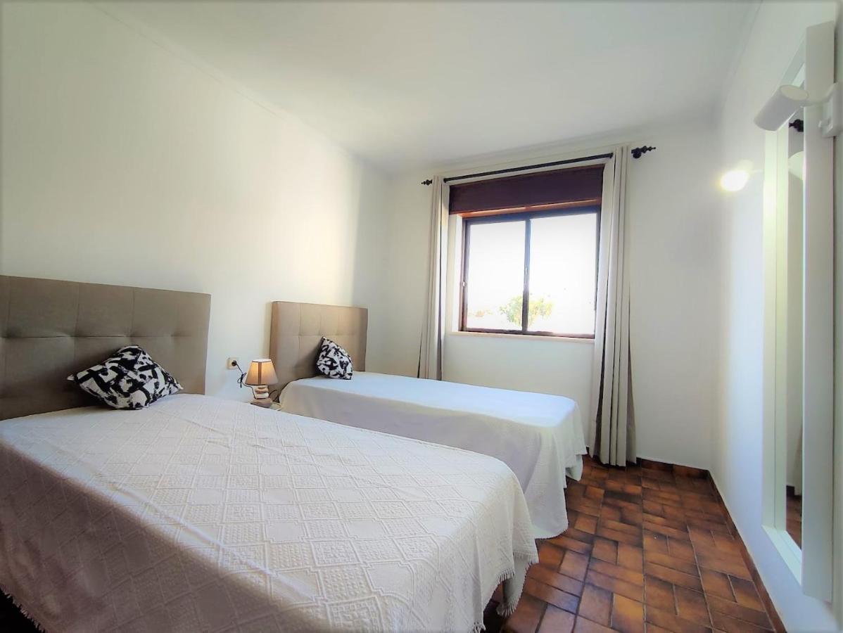 Apartamento V2 Pedro - By Bedzy Albufeira Kültér fotó